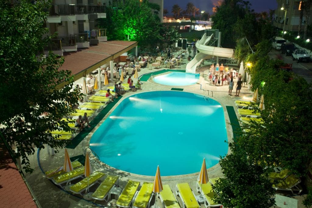 Monte Carlo Hotel - 11