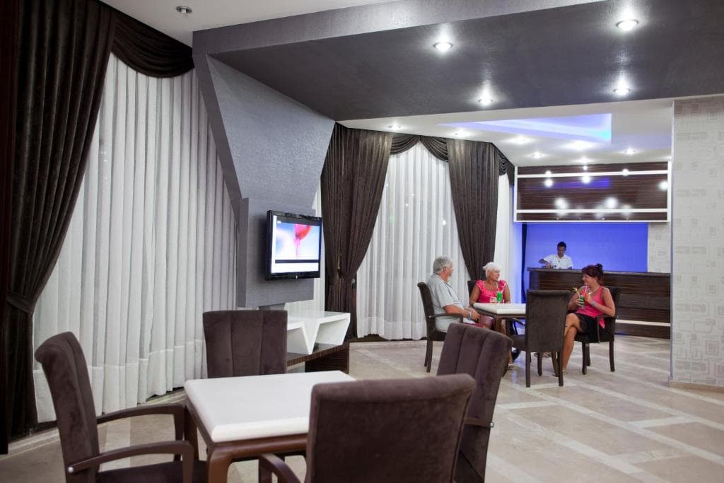 Monte Carlo Hotel - 16