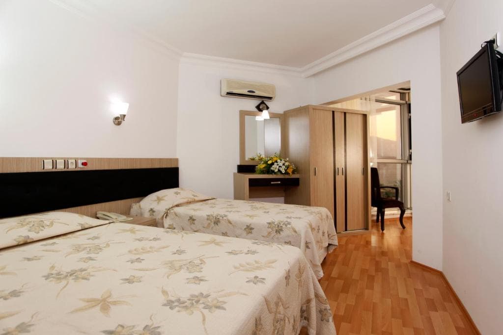 Monte Carlo Hotel - 13