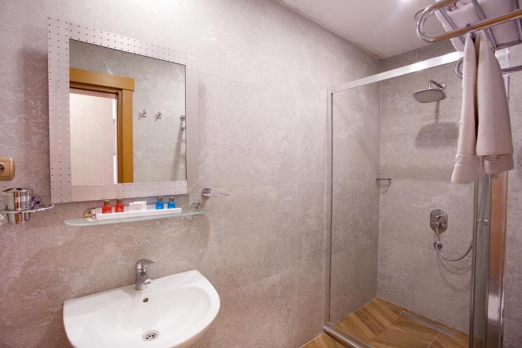 Zagreb Hotel - 16