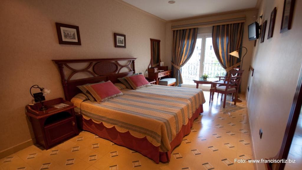 Hotel Reveron Plaza - 19