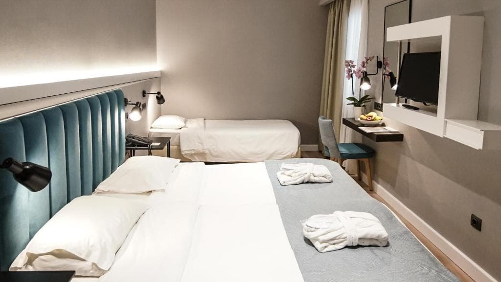 Athens Cypria Hotel - 9