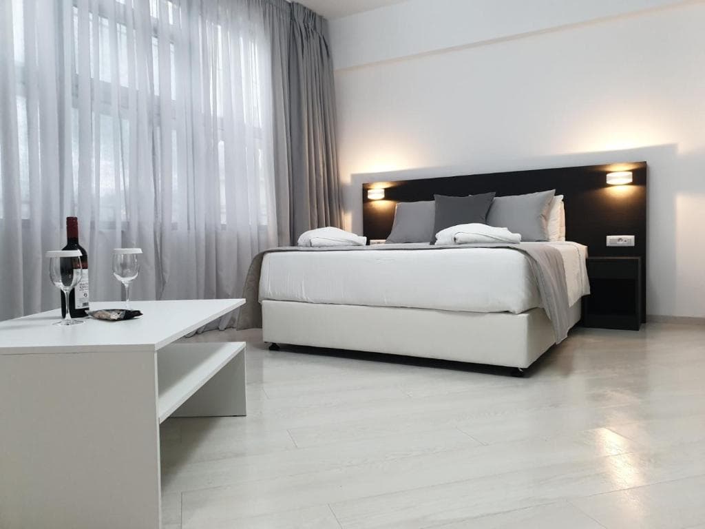 Boss Boutique Athens - 11
