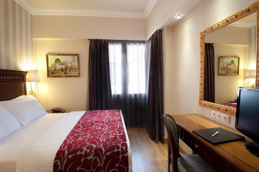 Electra Hotel Athens - 24