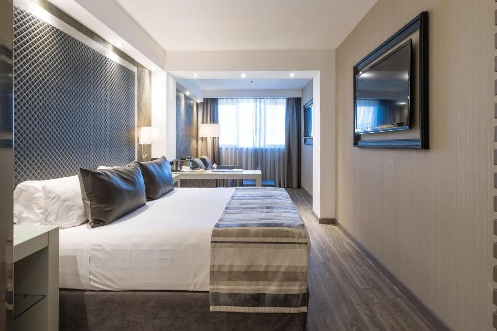 Catalonia Square - 29