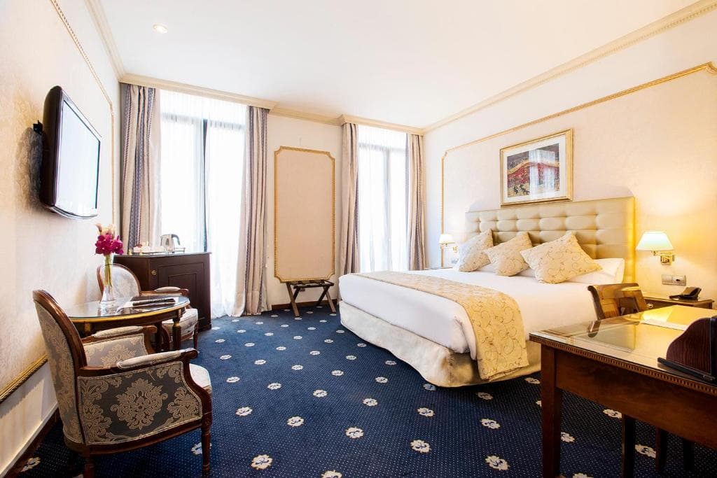 Roger de Llúria - 2