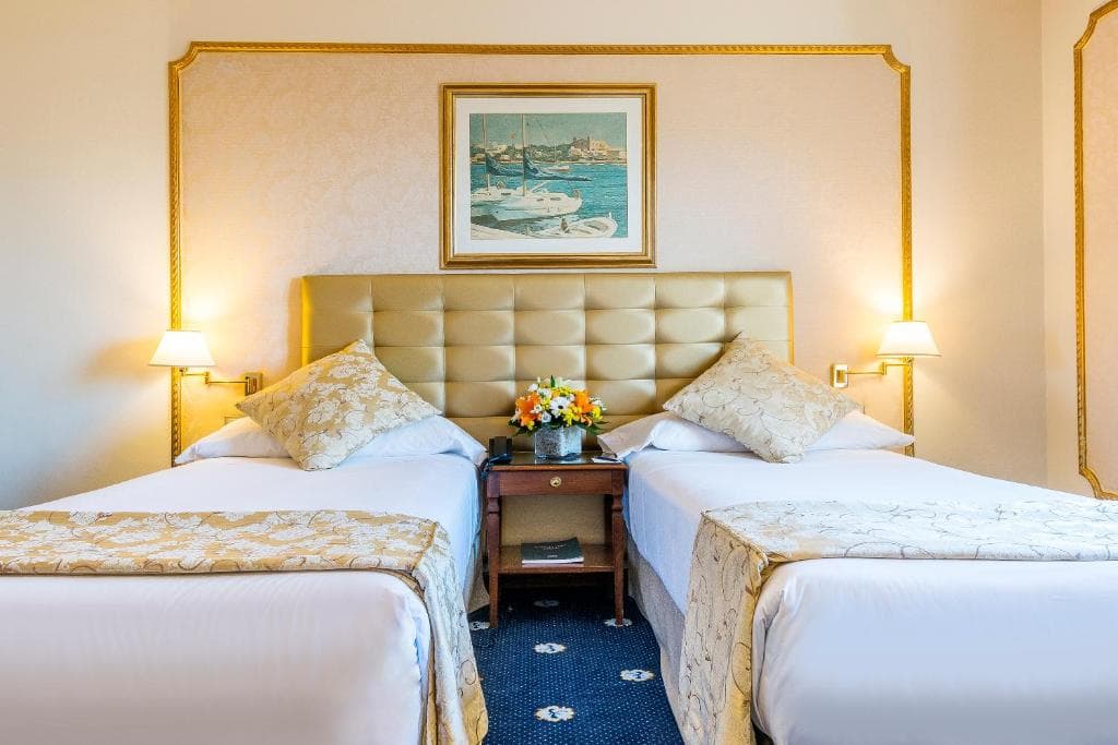 Roger de Llúria - 31