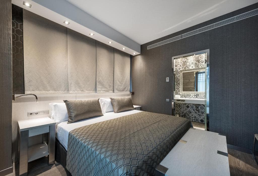 Catalonia Barcelona Plaza - 42