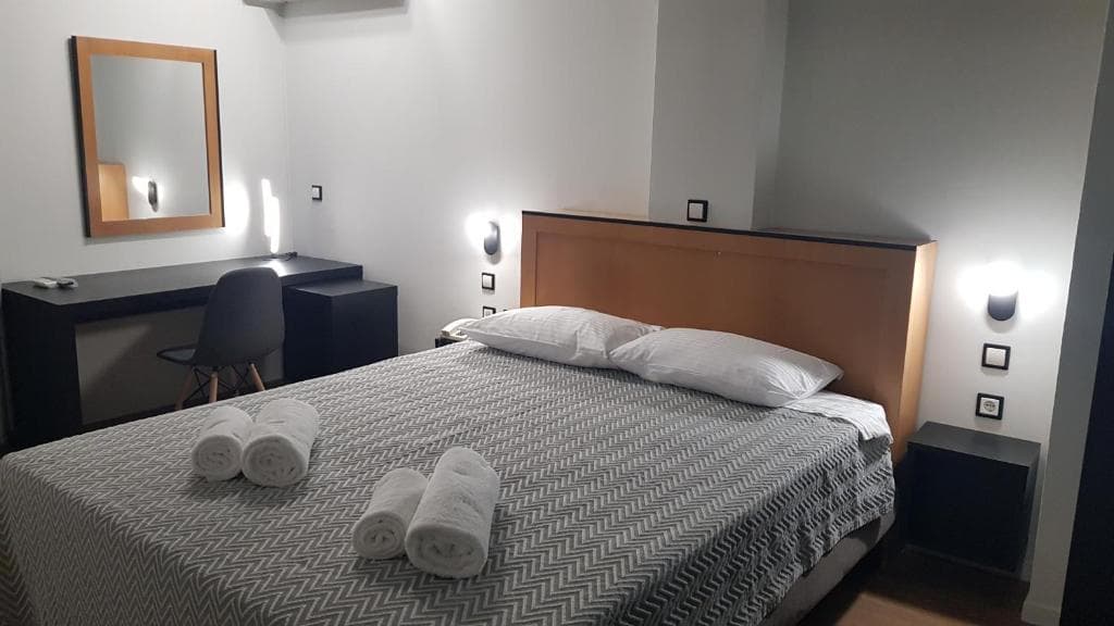 Savoy Hotel Piraeus - 14
