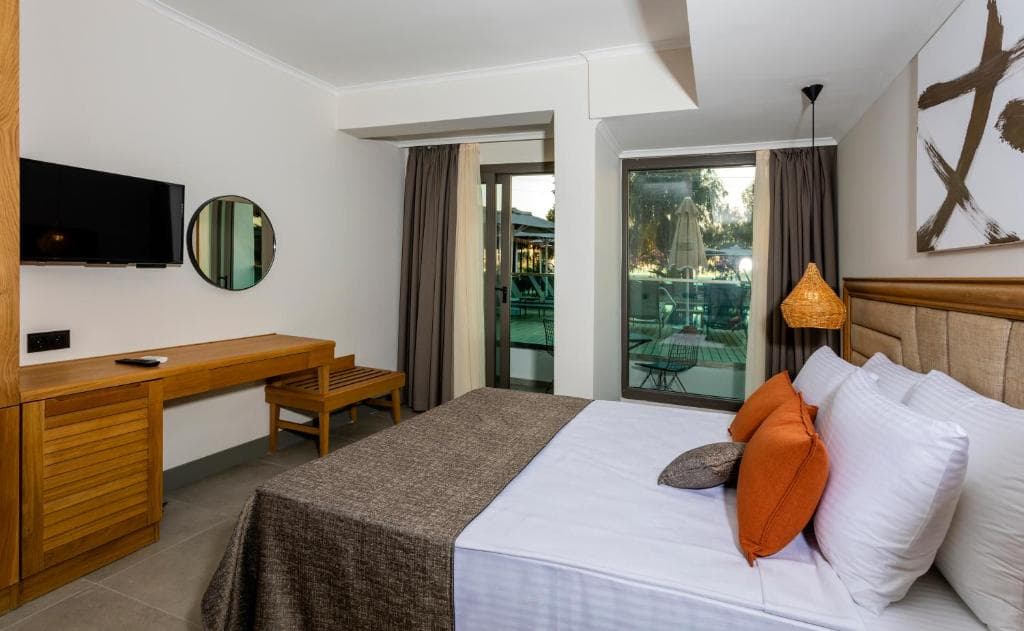 Yalipark Beach Hotel - 57