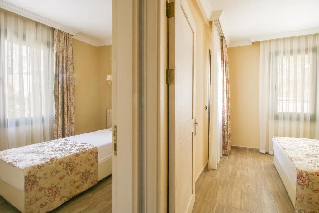 Azka Hotel - 34