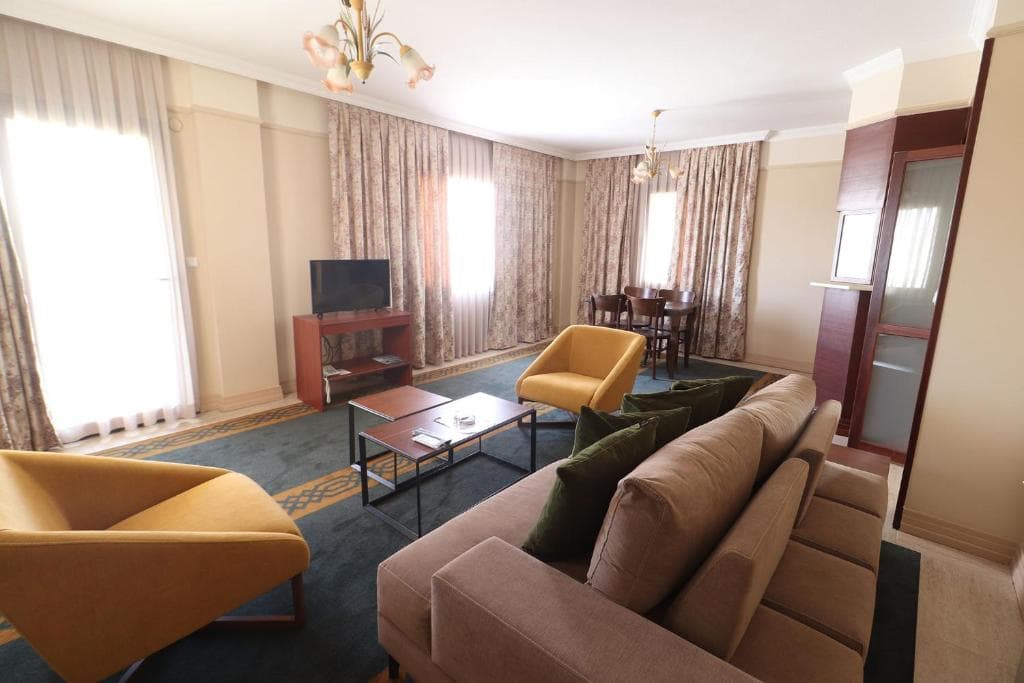 Azka Hotel - 41