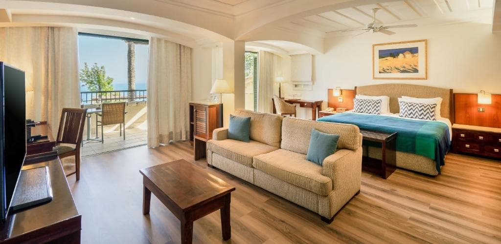 Columbia Beach Resort - 9