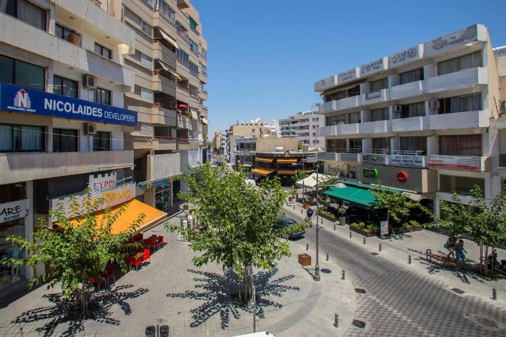 Blazer Residence - 15