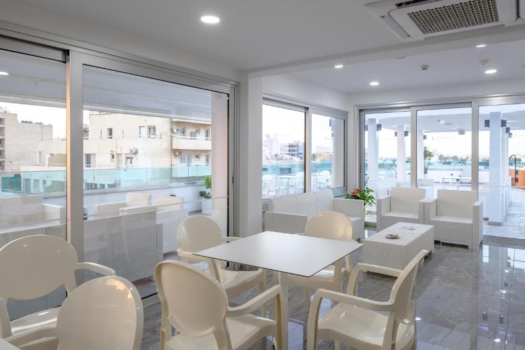 Art & Wine Studios and Apts - 24