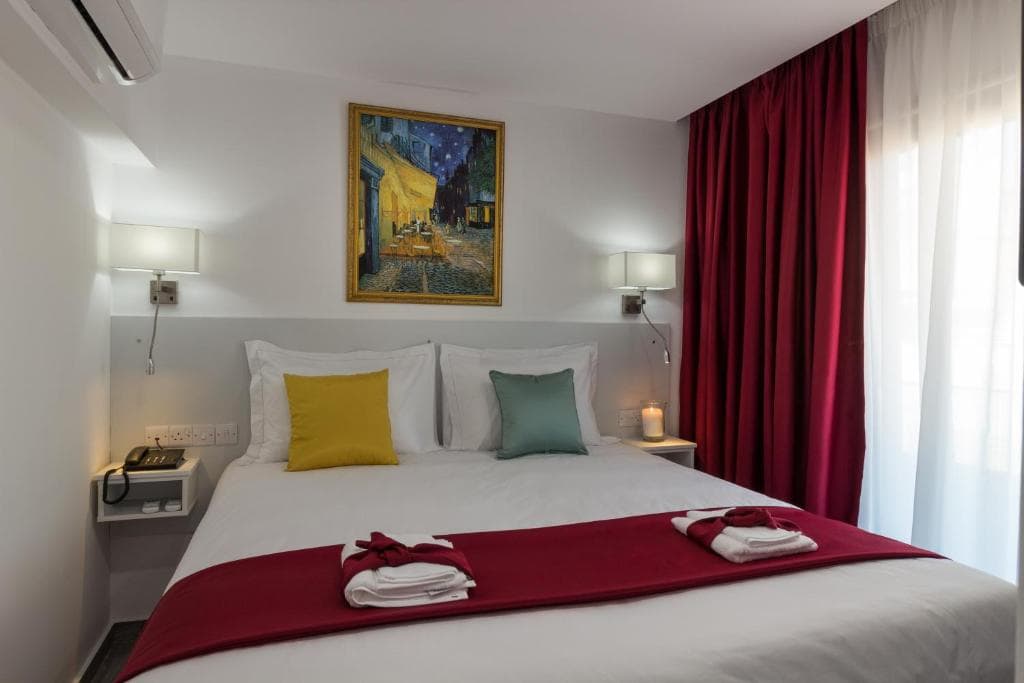 Art & Wine Studios and Apts - 40