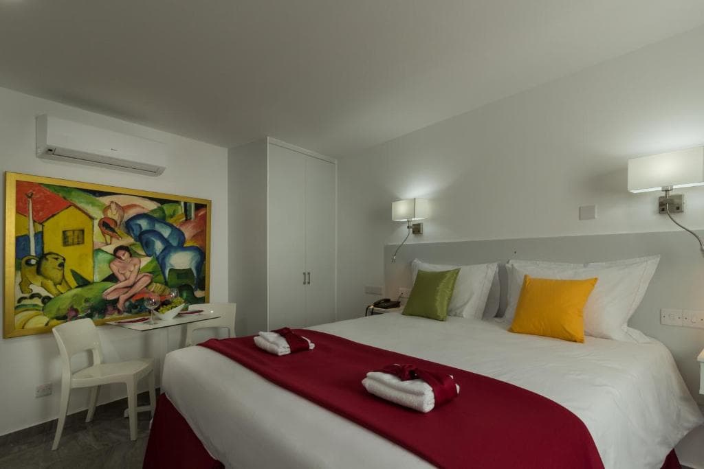 Art & Wine Studios and Apts - 43