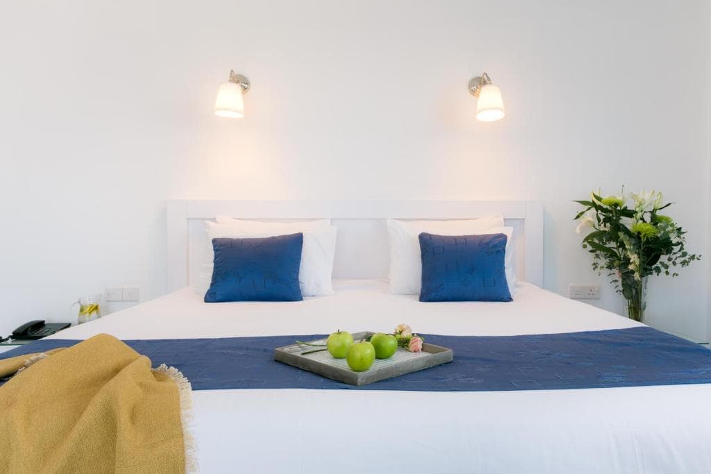 Mikes Kanarium Hotel - 2