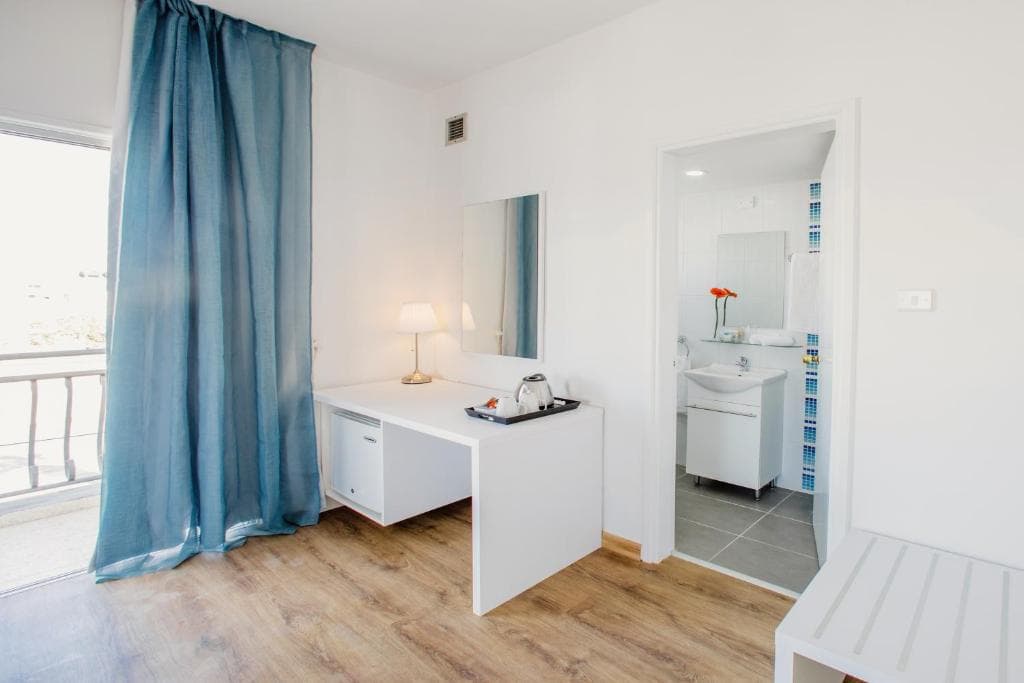 Mikes Kanarium Hotel - 4