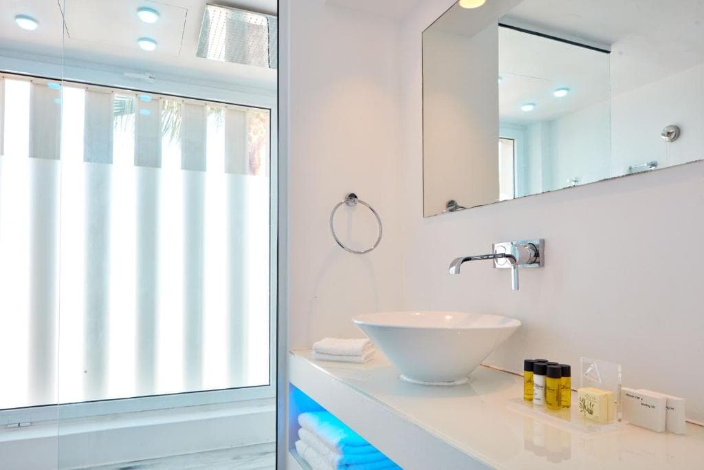 So White Club Resort - 29