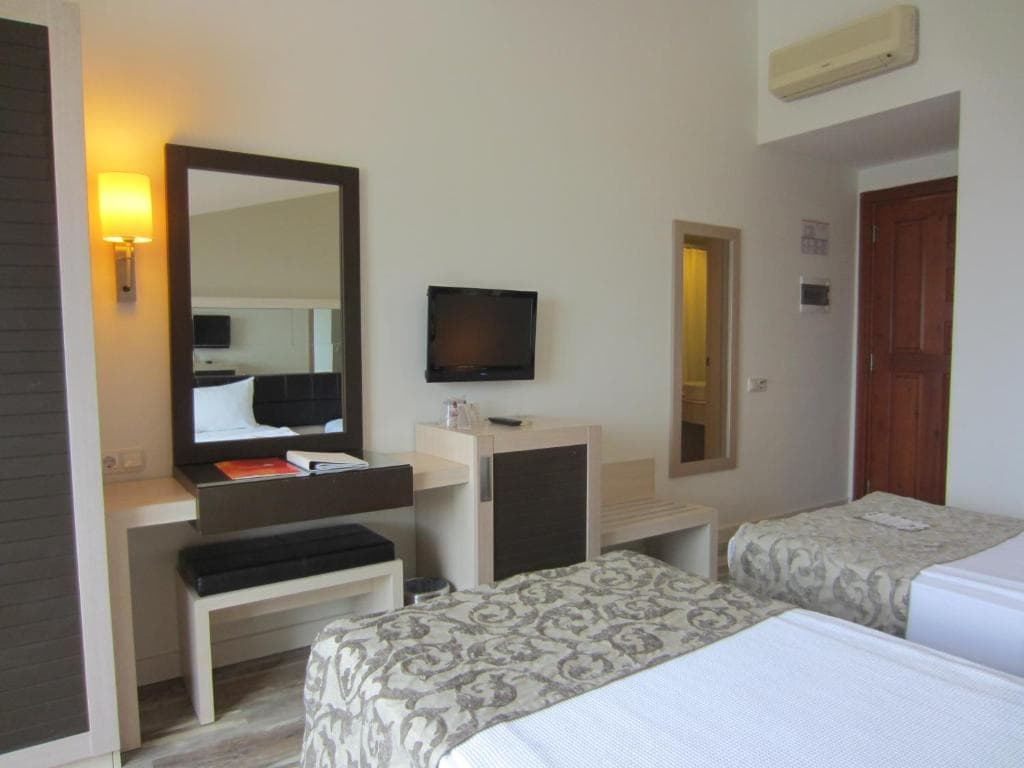 Golden Lotus Hotel - 18