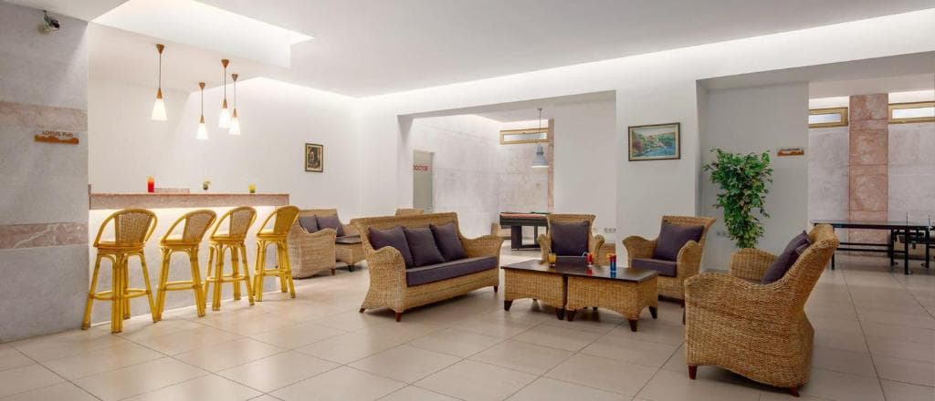 Golden Lotus Hotel - 33