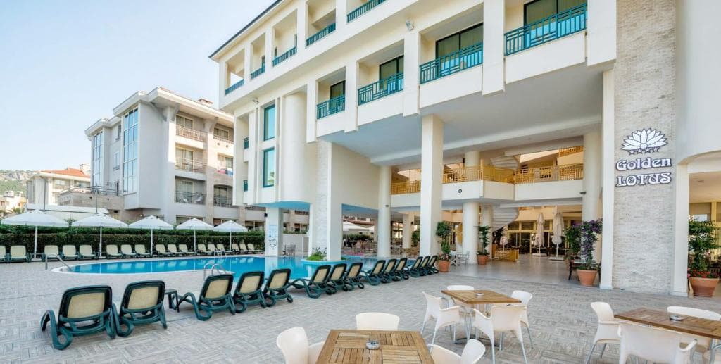 Golden Lotus Hotel - 85