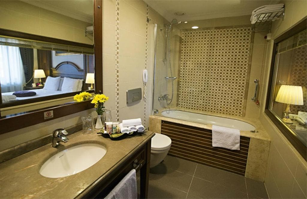 Glk Premier Regency Suites And Spa - 8