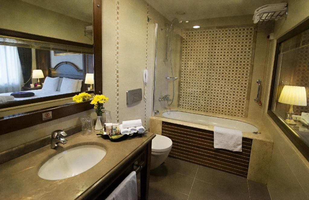 Glk Premier Regency Suites And Spa - 10