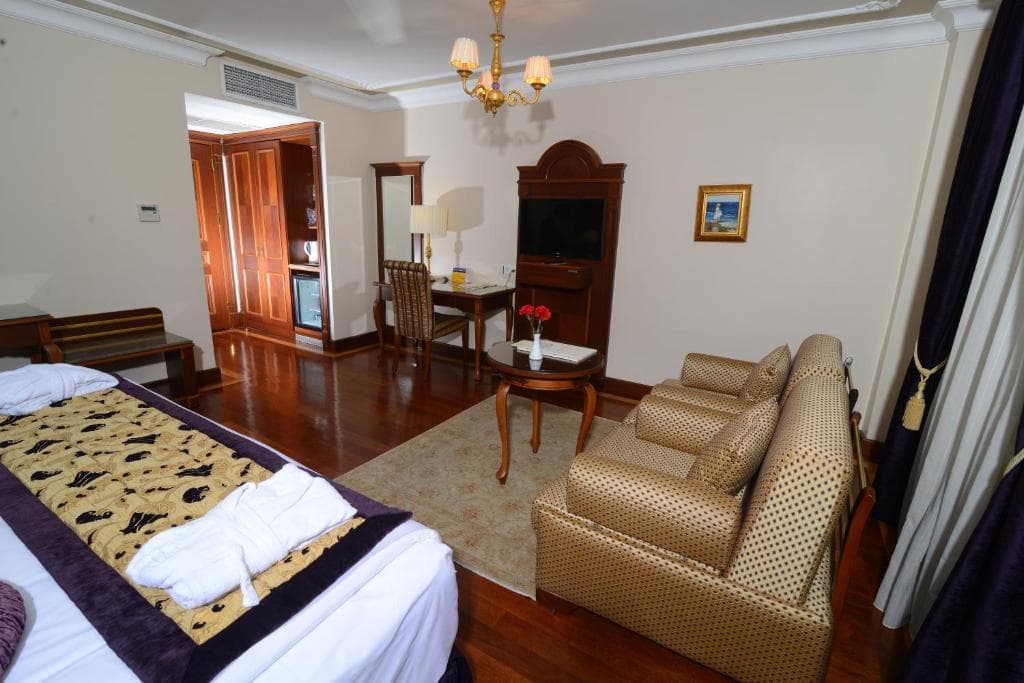 Glk Premier Regency Suites And Spa - 35