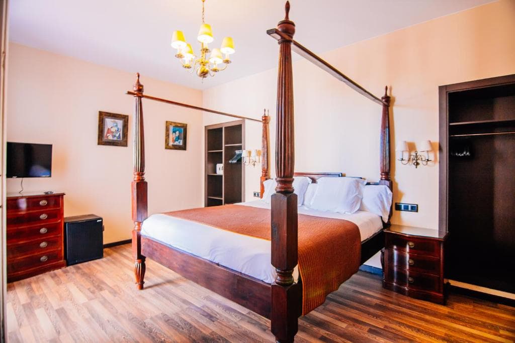 Roger de Flor Seleqtta - 18