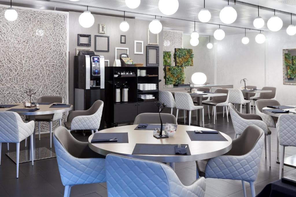 Hotel Condes de Barcelona - 8