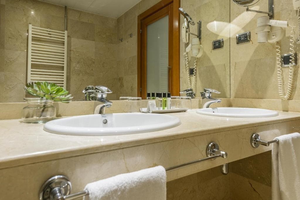 Aparthotel Mariano Cubi - 41