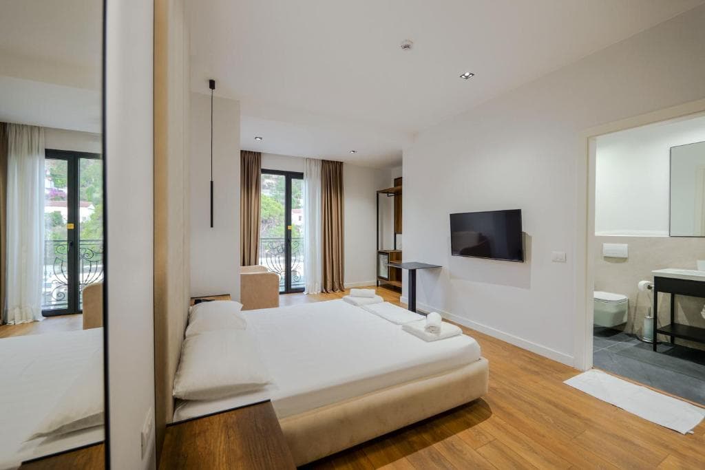 Hotel Central Vlore - 12