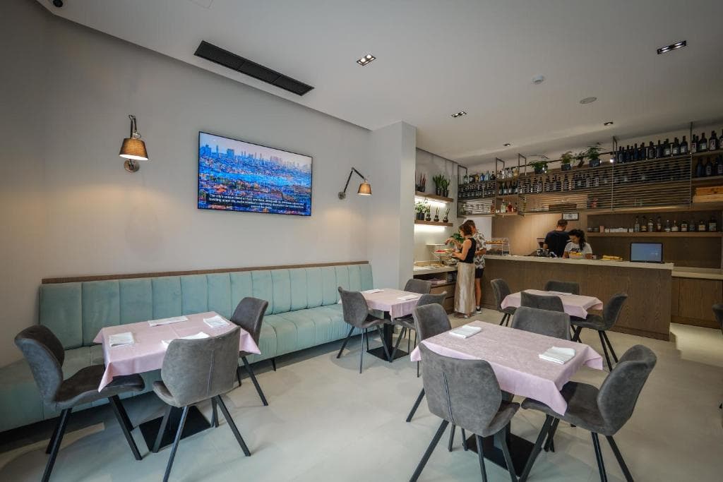 Hotel Central Vlore - 38