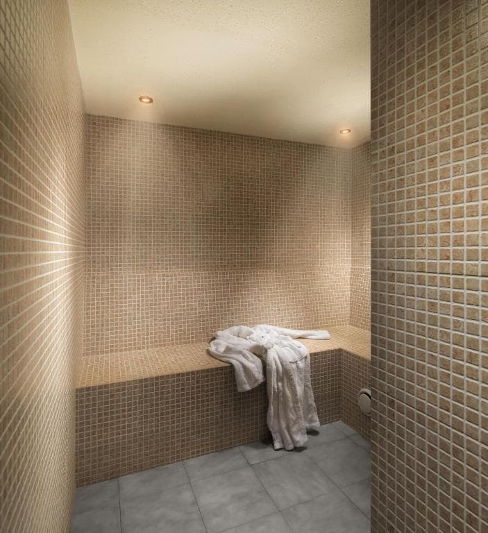 H10 White Suites - 3