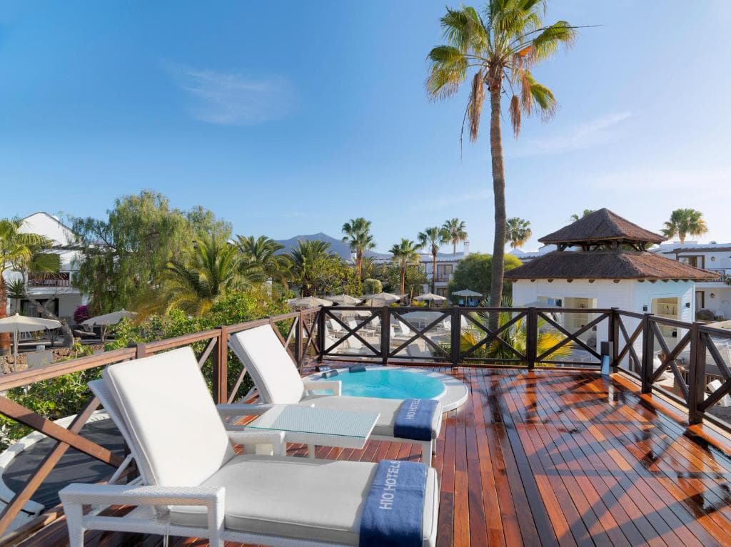 H10 White Suites - 6