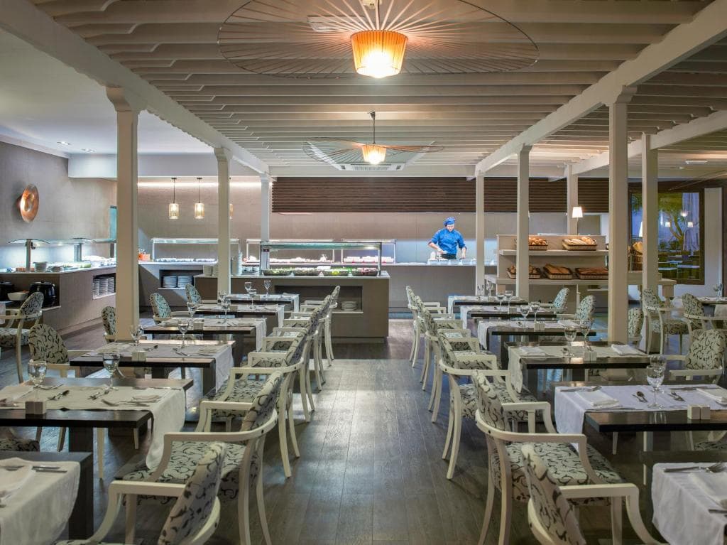 H10 White Suites - 27