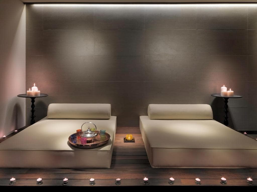 H10 White Suites - 42