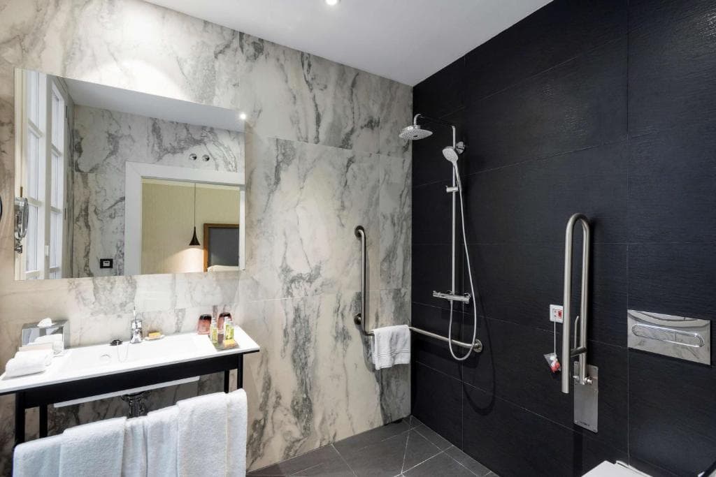 DoubleTree by Hilton Madrid - Prado - 13
