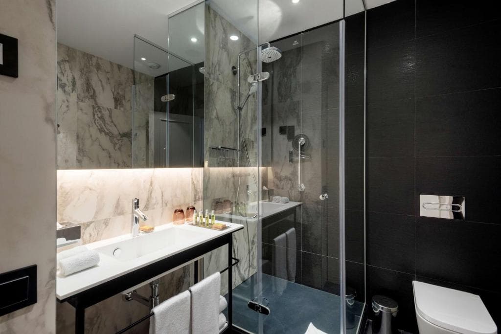 DoubleTree by Hilton Madrid - Prado - 16
