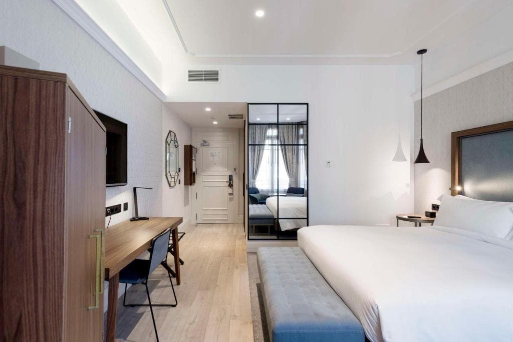 DoubleTree by Hilton Madrid - Prado - 37