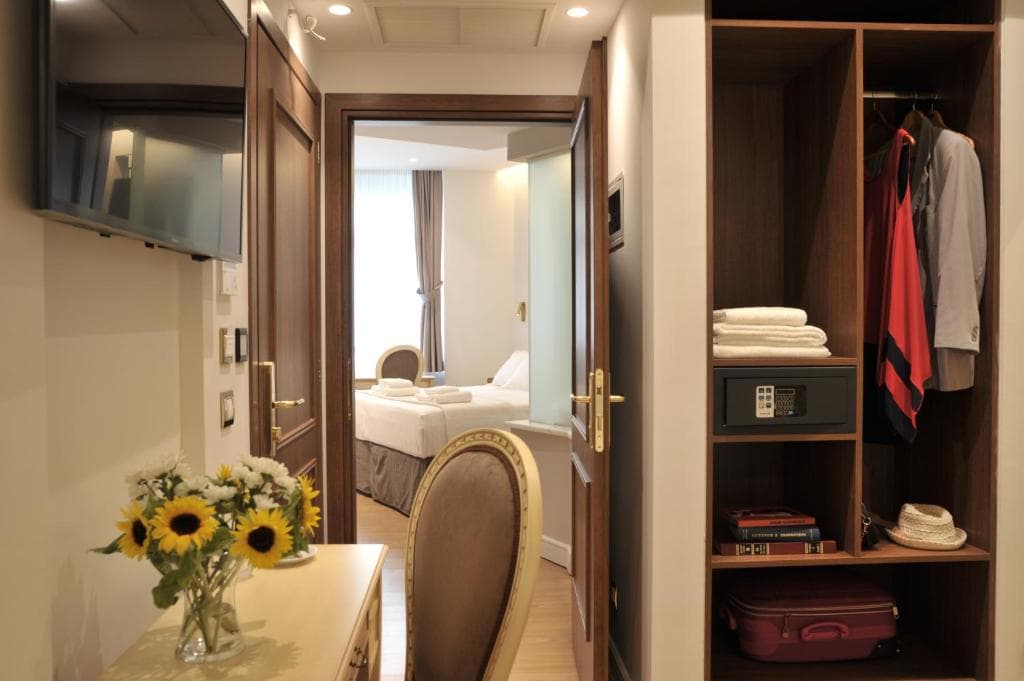 Acropolian Spirit Boutique Hotel - 32