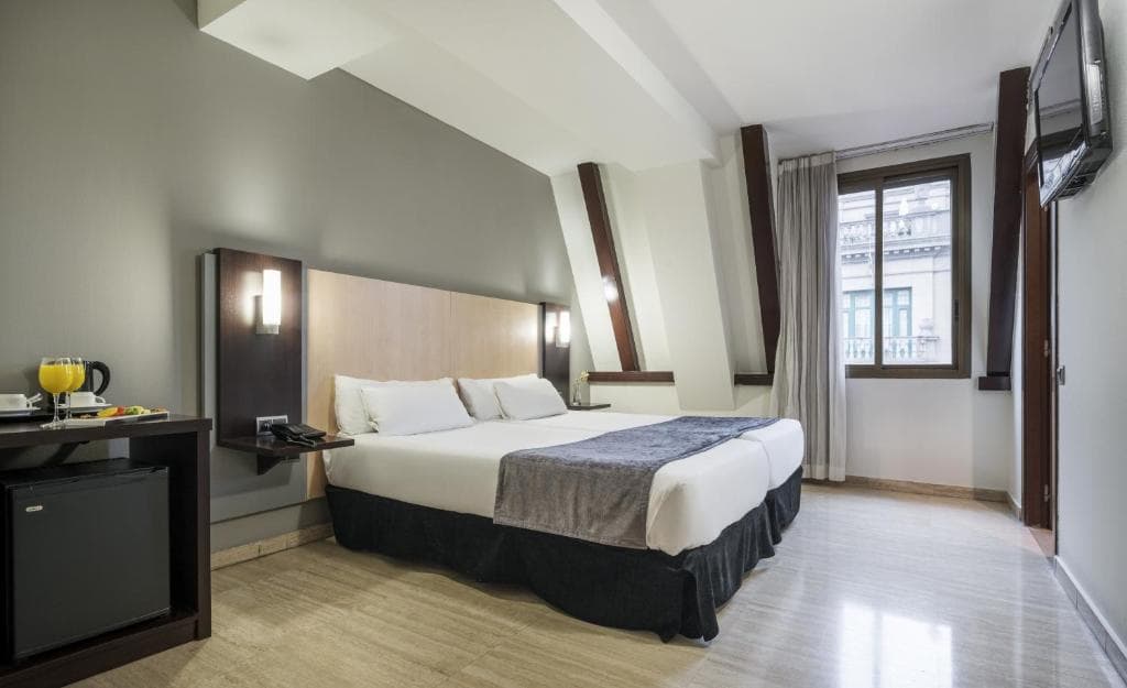 Hotel Ilunion Almirante - 7