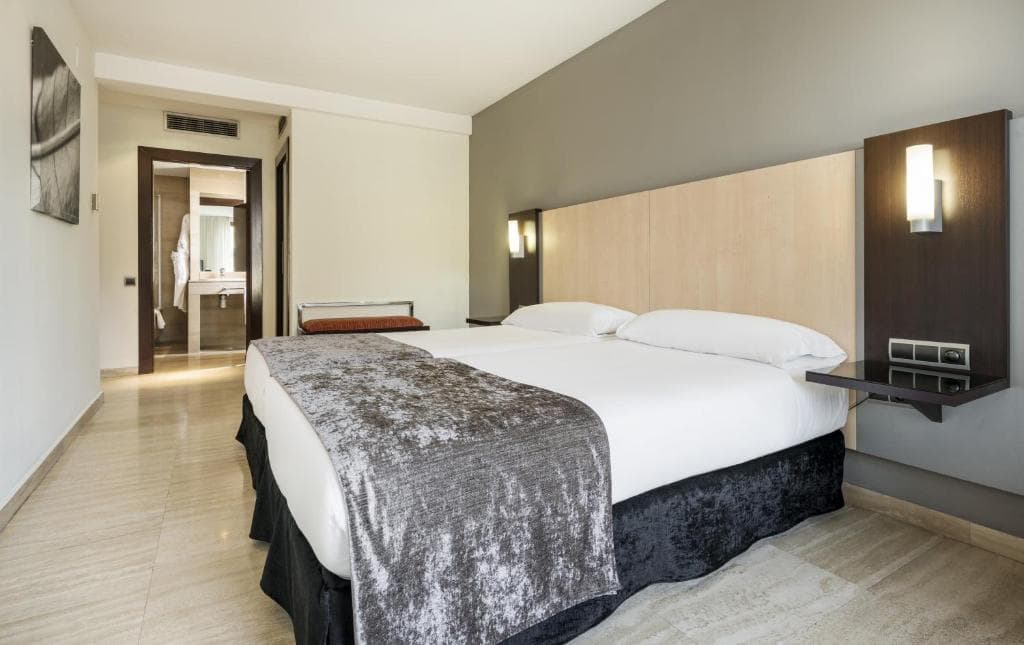 Hotel Ilunion Almirante - 15