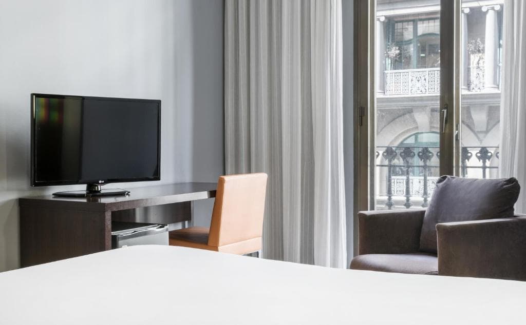 Hotel Ilunion Almirante - 16