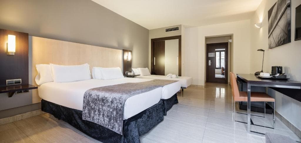 Hotel Ilunion Almirante - 17