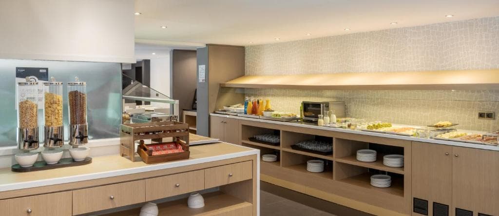 Hotel Ilunion Almirante - 23