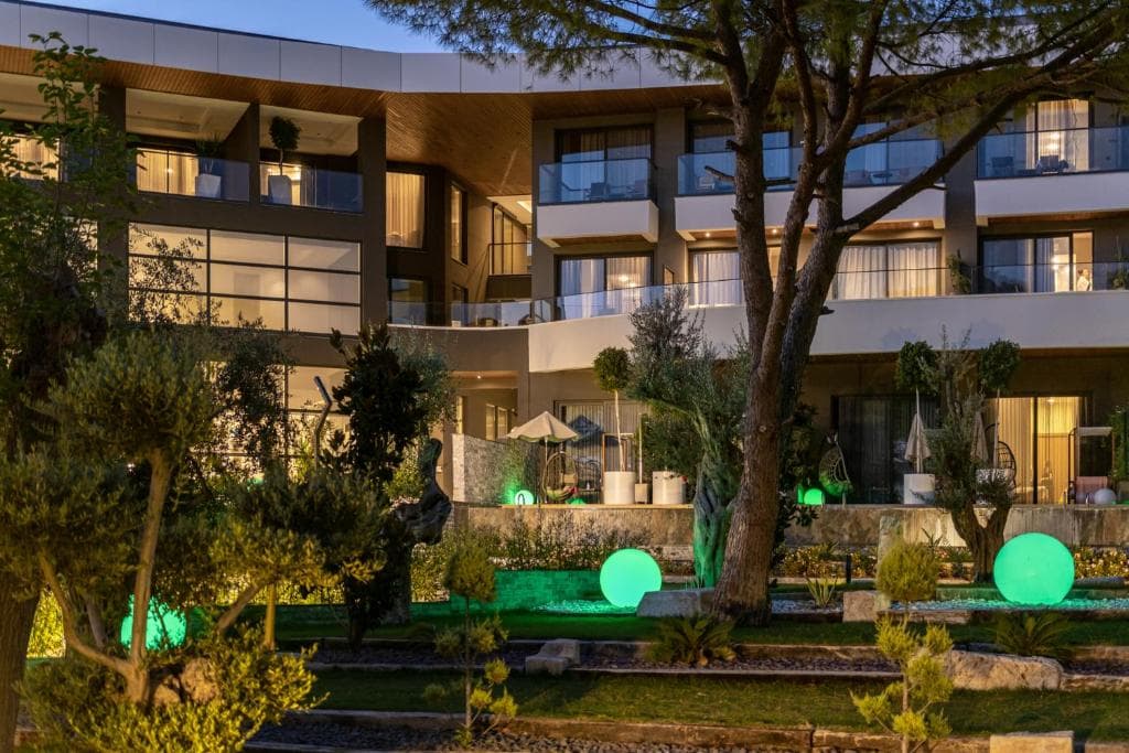 Unique Life Style Hotel - 16