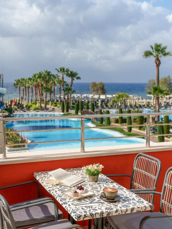 Liberty Kusadasi Hotel - 11